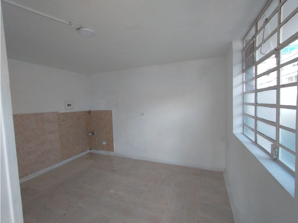 ARRIENDO LOCAL 11 MT2 EN CIUDAD JARDIN NORTE - 5
