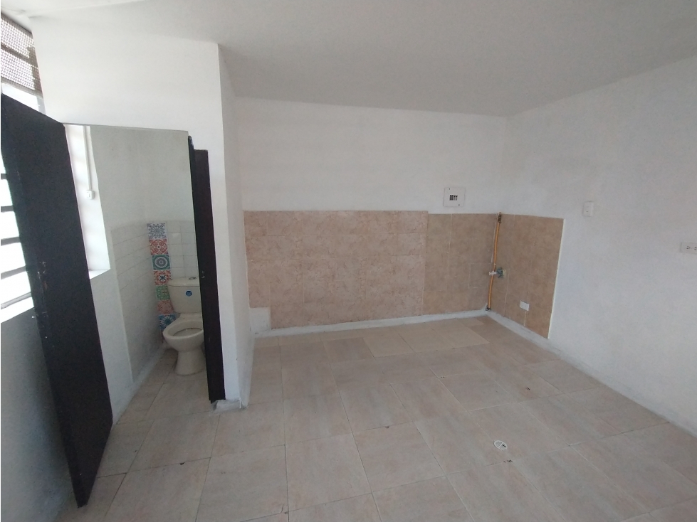ARRIENDO LOCAL 11 MT2 EN CIUDAD JARDIN NORTE - 6