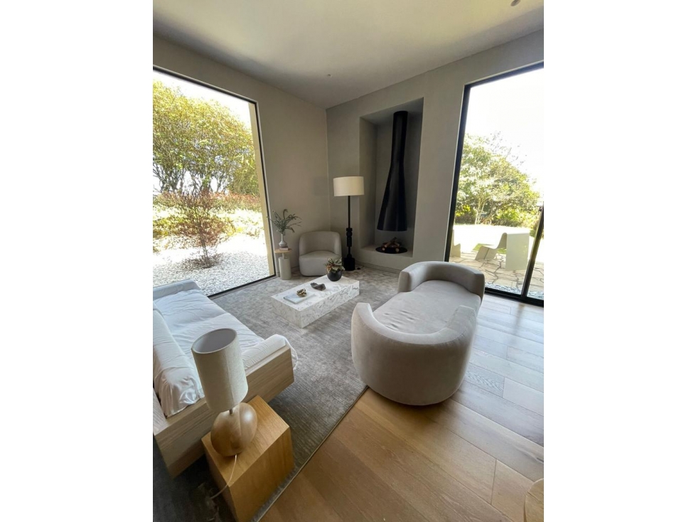 ARBORETTO LA CALERA, VENTA, 305MTS, 4 HABS, REMODELADA!!!!