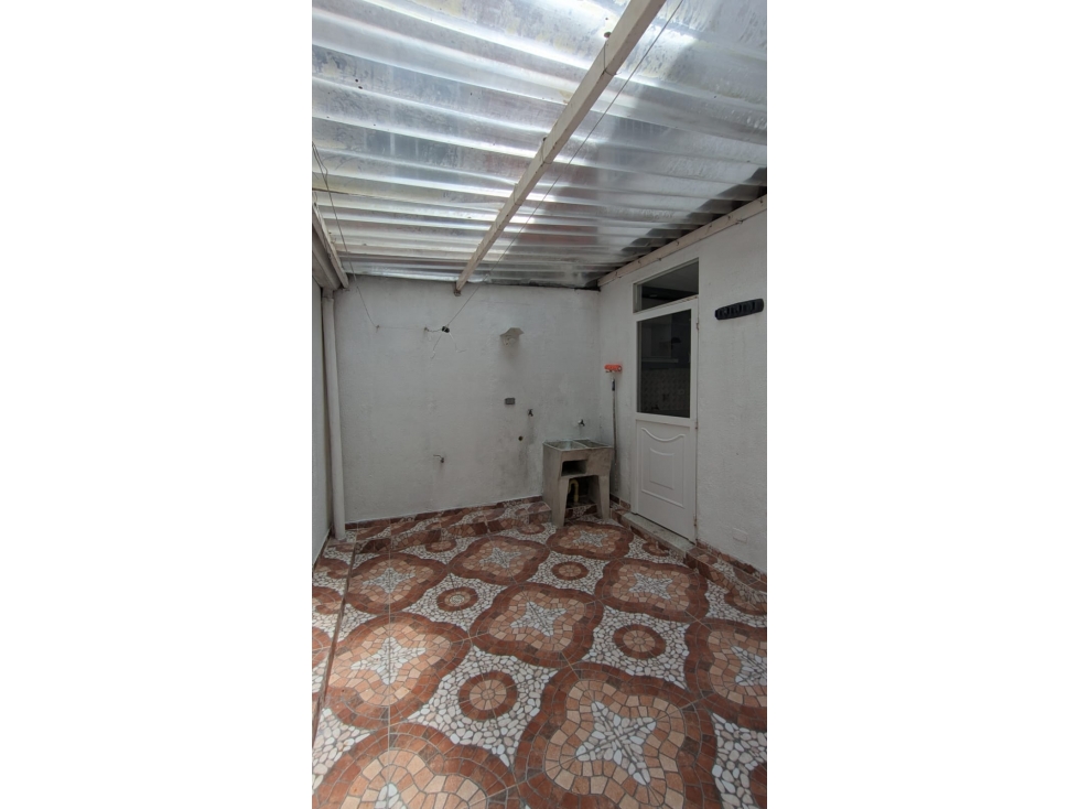 SE ARRIENDA CASA MONTEBONITO D/QS - 3