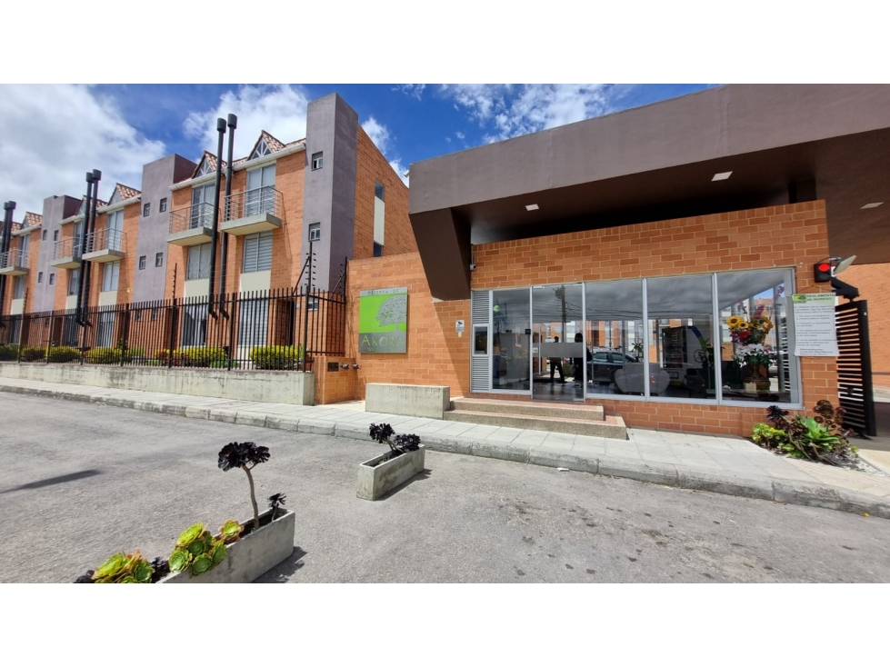 SE VENDE HERMOSA CASA CONJUNTO AKORA TOCANCIPÁ - 1