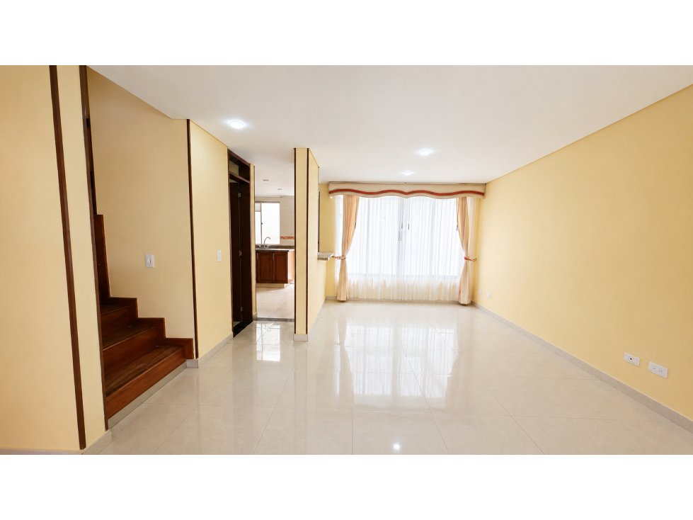 SE VENDE HERMOSA CASA CONJUNTO VILLAS DE SANTA LUCIA, CHIA, TIQUIZA — foto 2