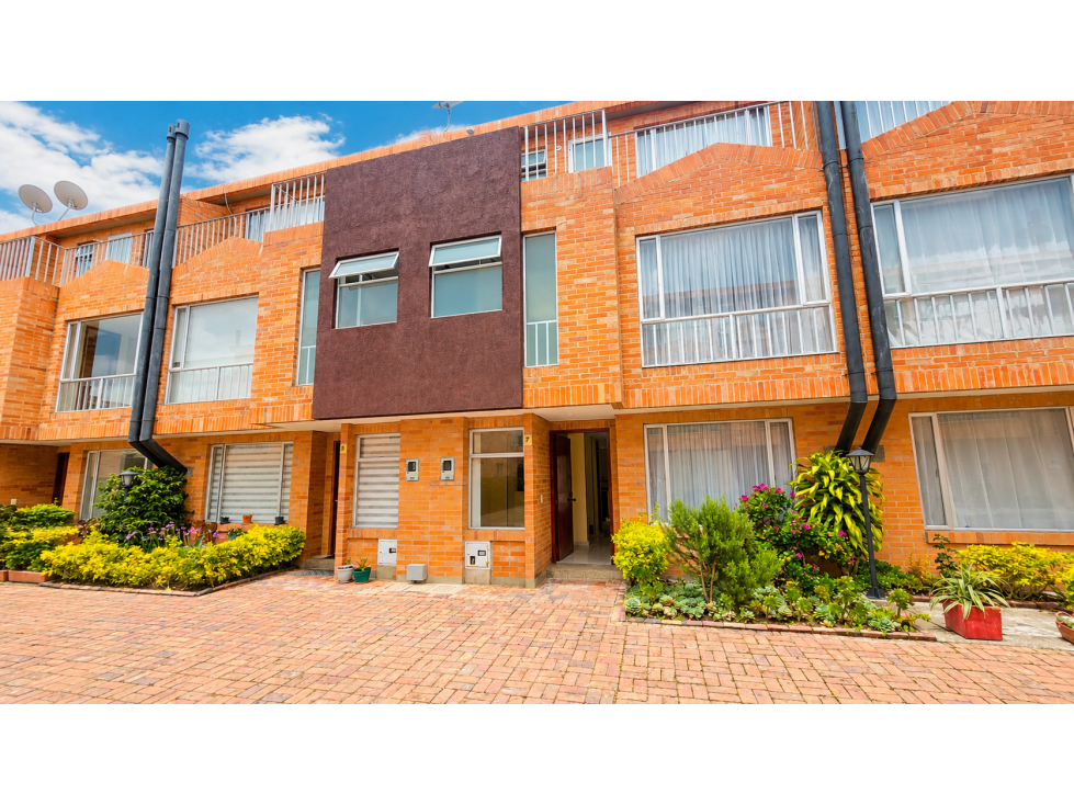 SE VENDE HERMOSA CASA CONJUNTO VILLAS DE SANTA LUCIA, CHIA, TIQUIZA
