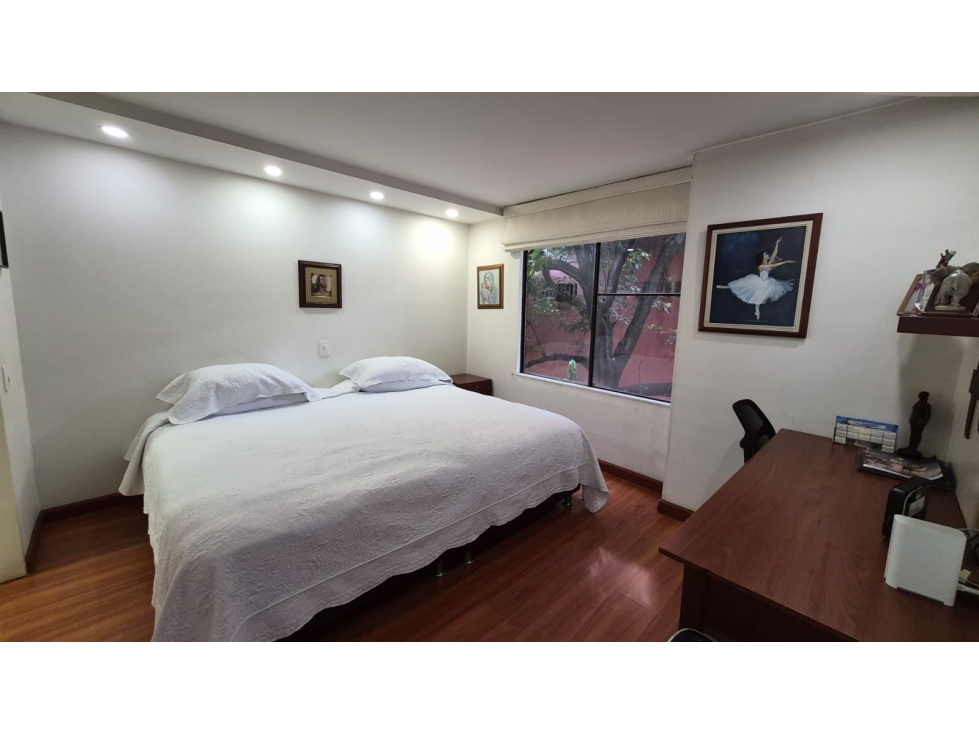 SE VENDE HERMOSO APARTAMENTO CHAPINERO ALTO — foto 4
