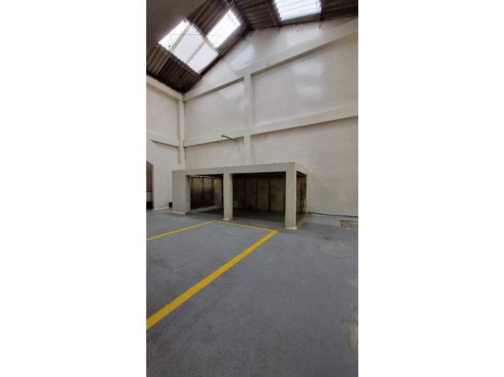 SE VENDE BODEGA- INDUSTRIAL - 6
