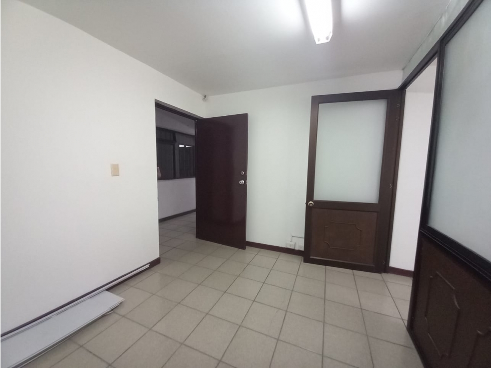 Oficina en arrendamiento - La Estrella - Manizales