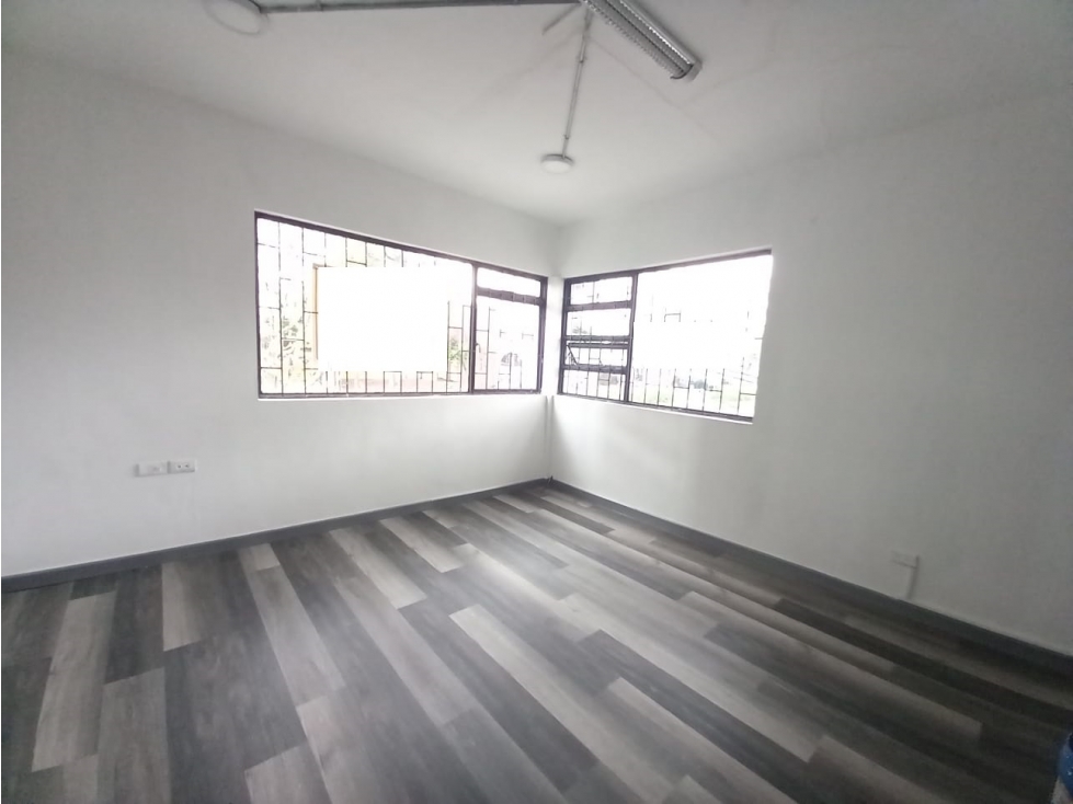 Oficina en Arrendamiento - La Estrella - Manizales