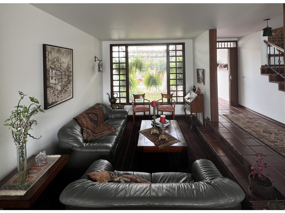 Casa comercial en arrendamiento - Guayacanes - Manizales