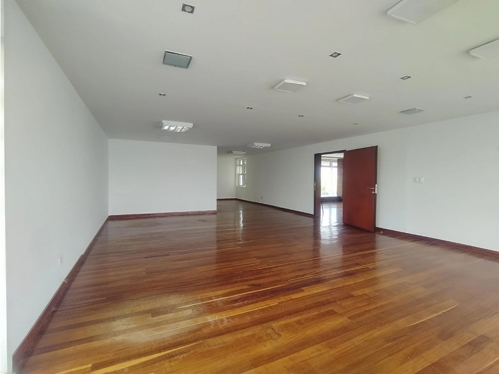 Oficina en arrendamiento - Belén - Manizales