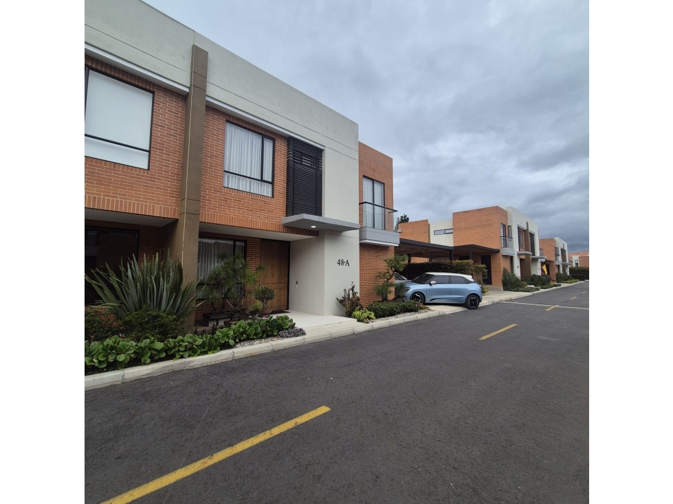 Casa en venta condominio Cajica con Ascensor