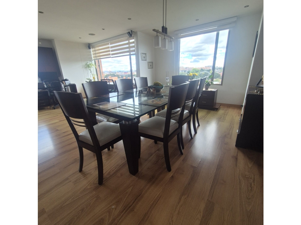 apartamento en alquiler Calleja , esquinero muy iluminado
