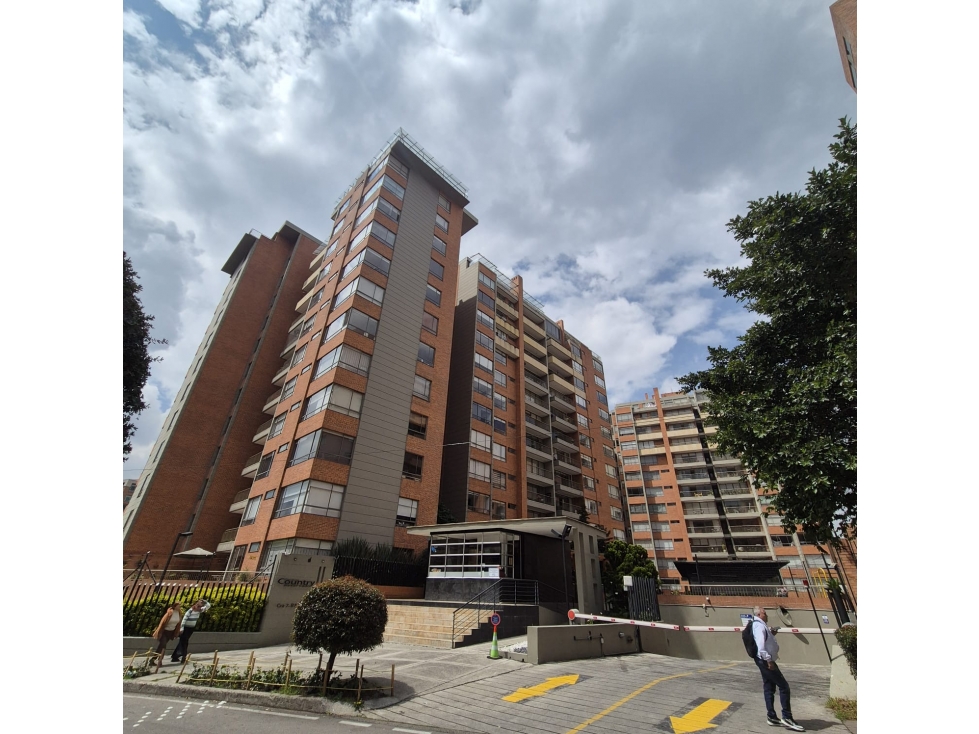 Magnifico apartamento con terrraza amplia en excelentes condiciones