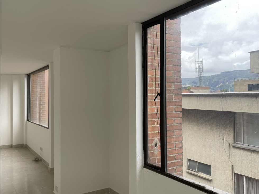 ARRIENDO OFICINA 93M2 - 3.9 MILL CALLE 100 CRA 21