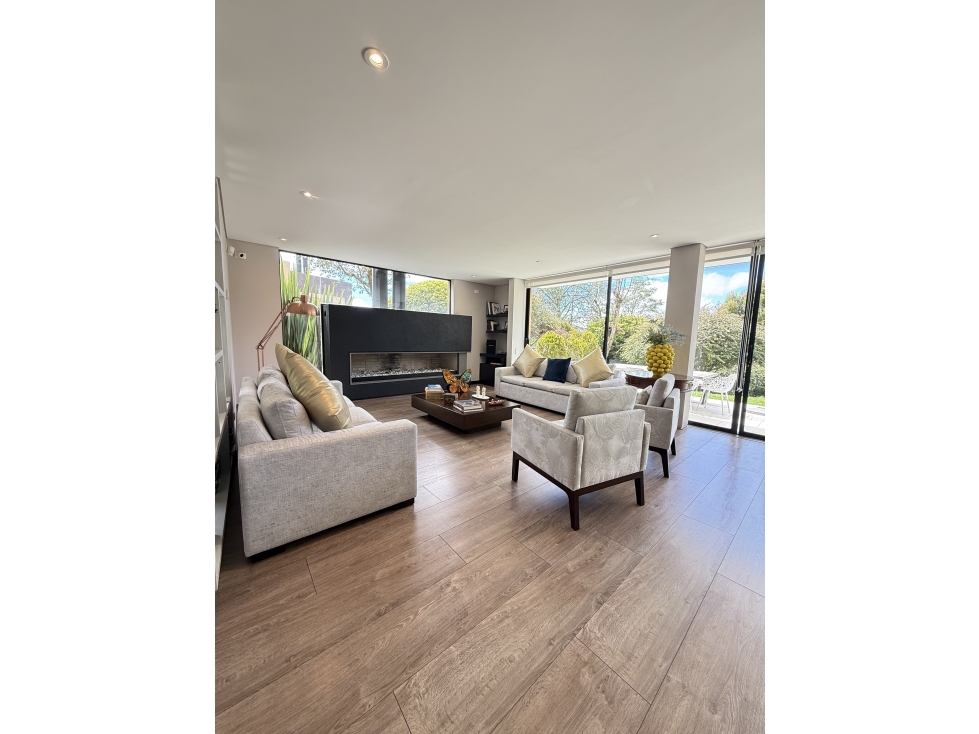 ARBORETTO VENTA CASA - 292 MTS 2 MAS TERRAZA 40 MTS - $2.490.000.000