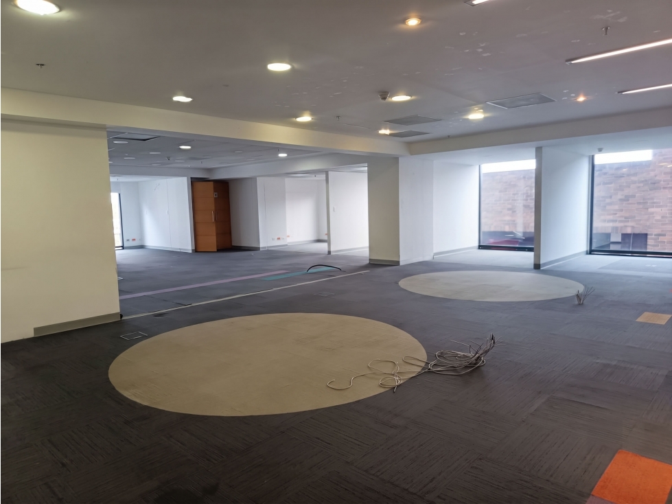 CHICO RESERVADO OFICINA ARRIENDO 467 MT2
