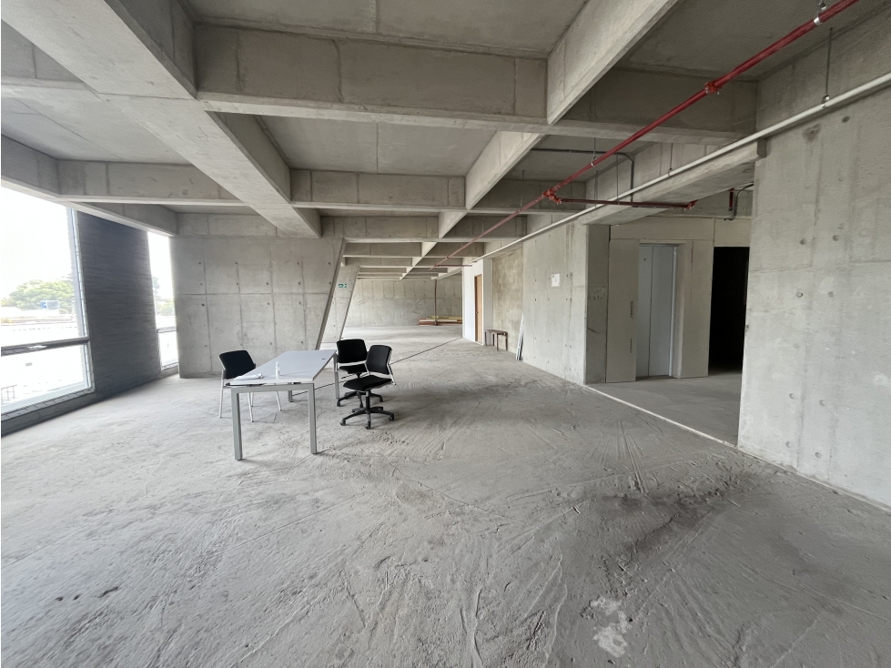 SANTA ANA ARRIENDO Y VENTA OFICINA 4600 MT2