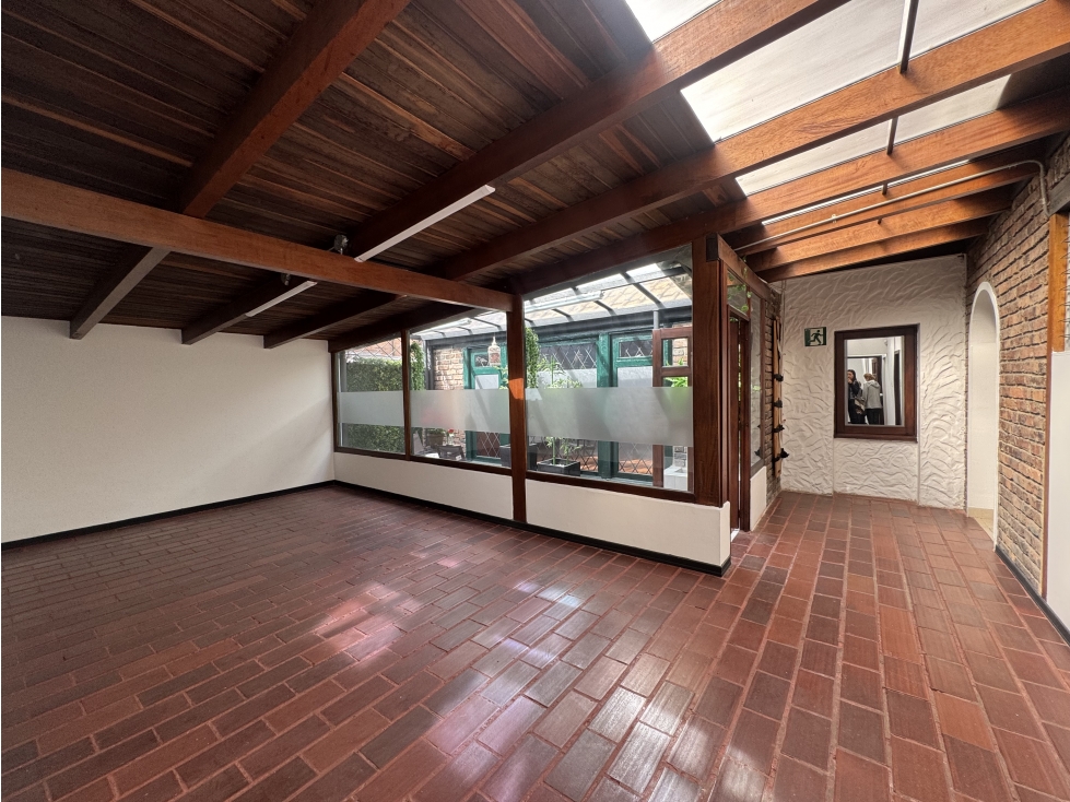 ARRIENDO o VENTA CASA Oficina-QUINTA CAMACHO,680 M2-23 MILLONES+IVA