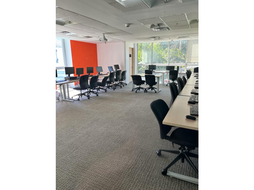 BELLA SUIZA ARRIENDO OFICINA 2091 MT2 — foto 2