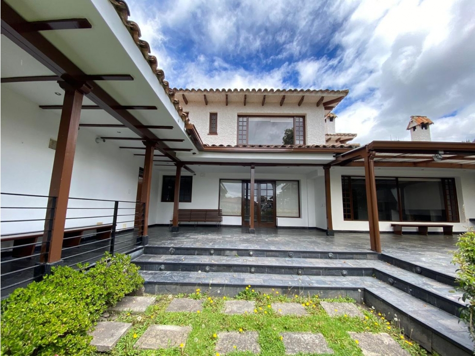 SANTA ANA OR. VENTA/ARRIENDO REMODELADA 4 ALC. + APTO.INDEPENDIENTE