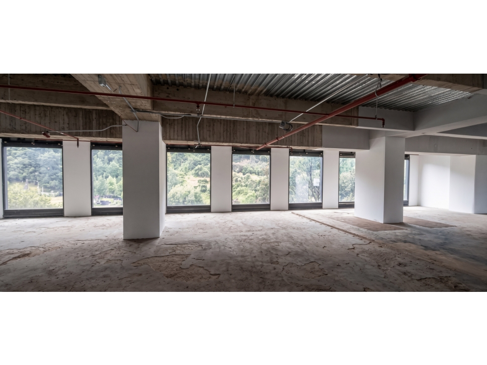 CHICO ARRIENDO OFICINA 1083 M2