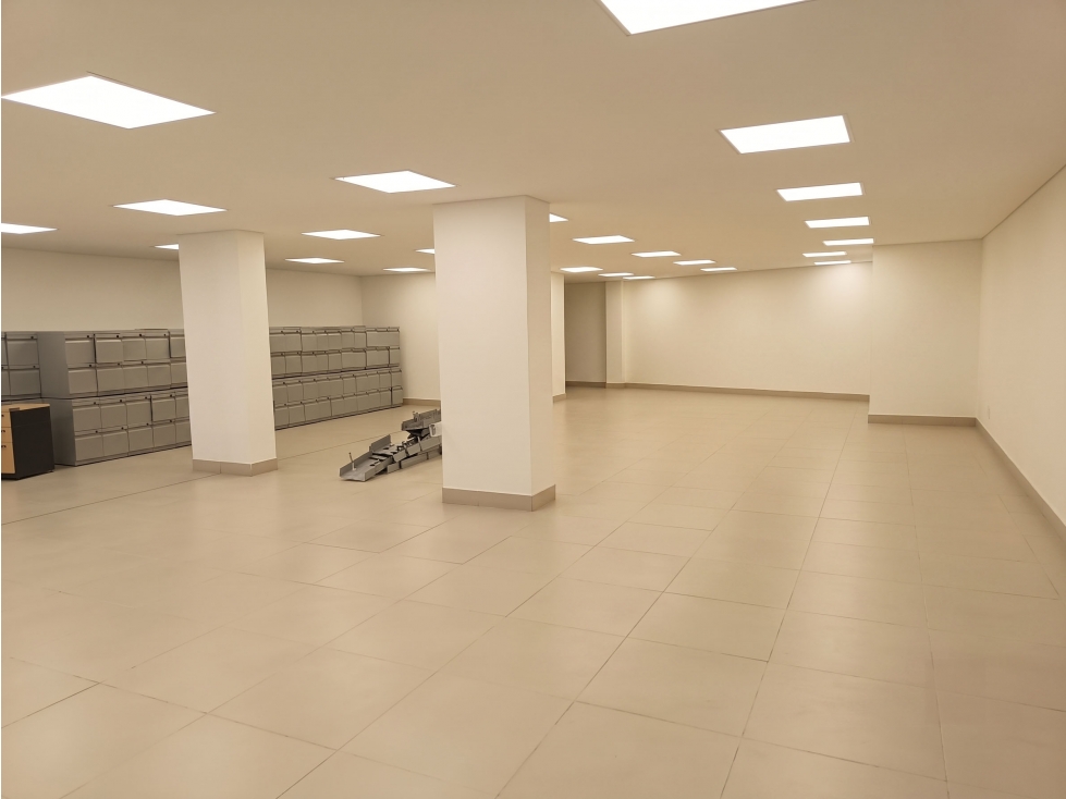 CENTRO INTERNACIONAL LOCAL COMERCIAL 484 mt2 — foto 2