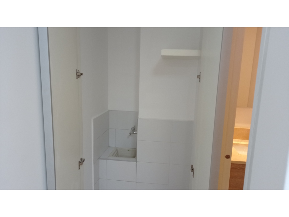EL RETIRO VENTA ARRIENDO OFICINA 84M2 — foto 4