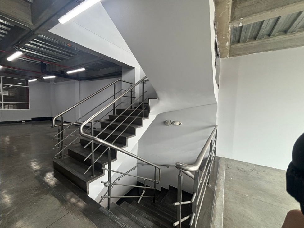 FONTIBON ARRIENDO BODEGA 4,521M2 — foto 4