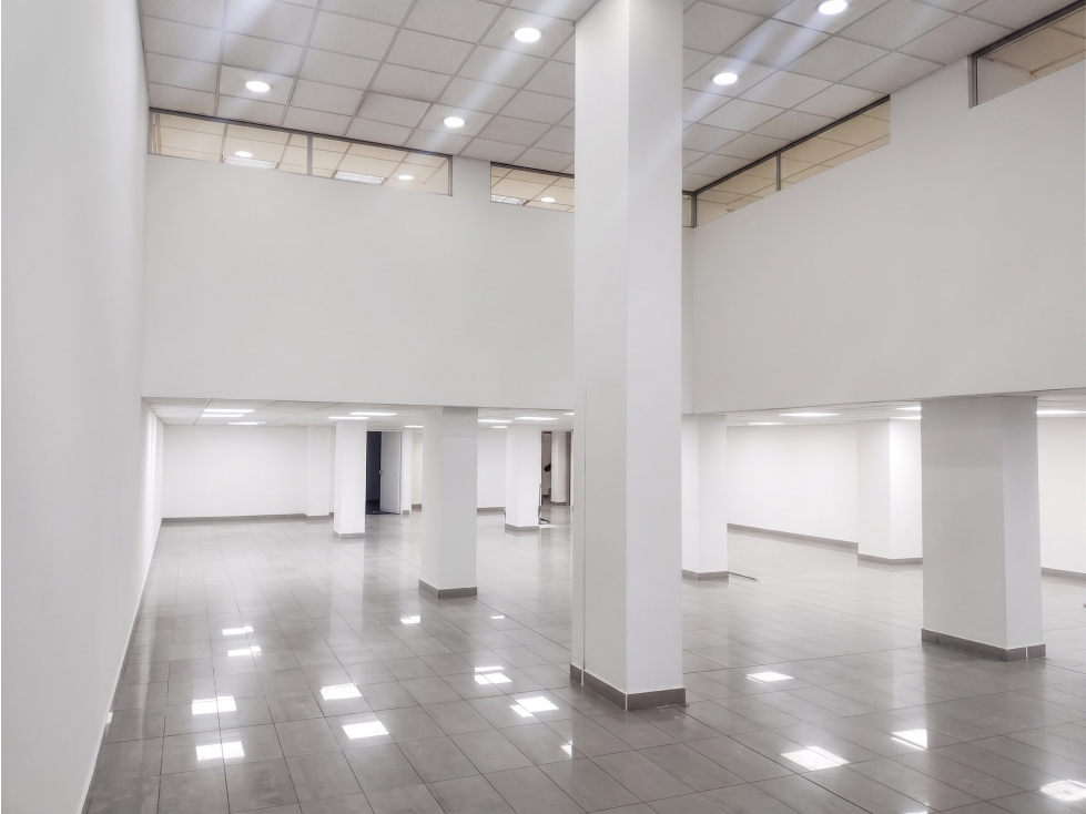 CHAPINERO LOCAL ARRIENDO.419 M2 + mezanine