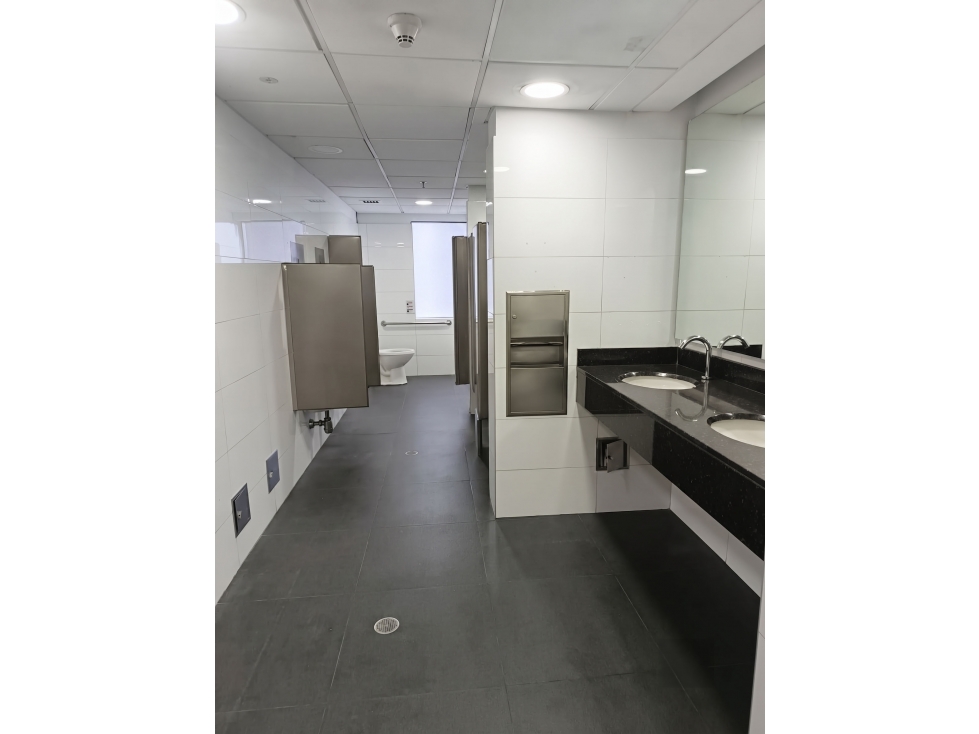 CHICO RESERVADO OFICINA ARRIENDO 467 MT2 — foto 5