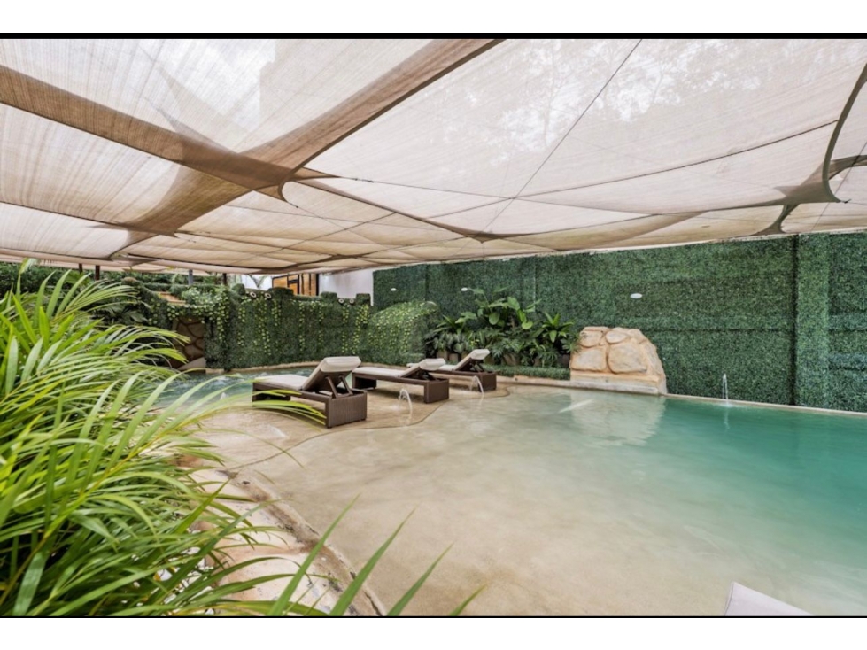 Amoblada Hermosa Mansión Palmas con Jacuzzi - Precio por noche. — foto 5