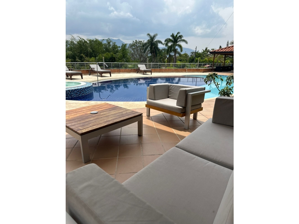 Amoblada HERMOSA Finca Copacabana - Antioquia, Precio por noche. — foto 2