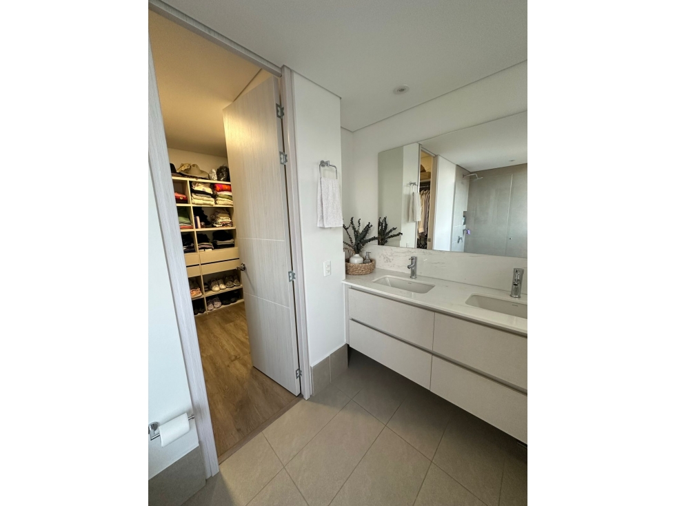 Amoblado Moderno Piso alto cerca Provenza - Medellin. — foto 6