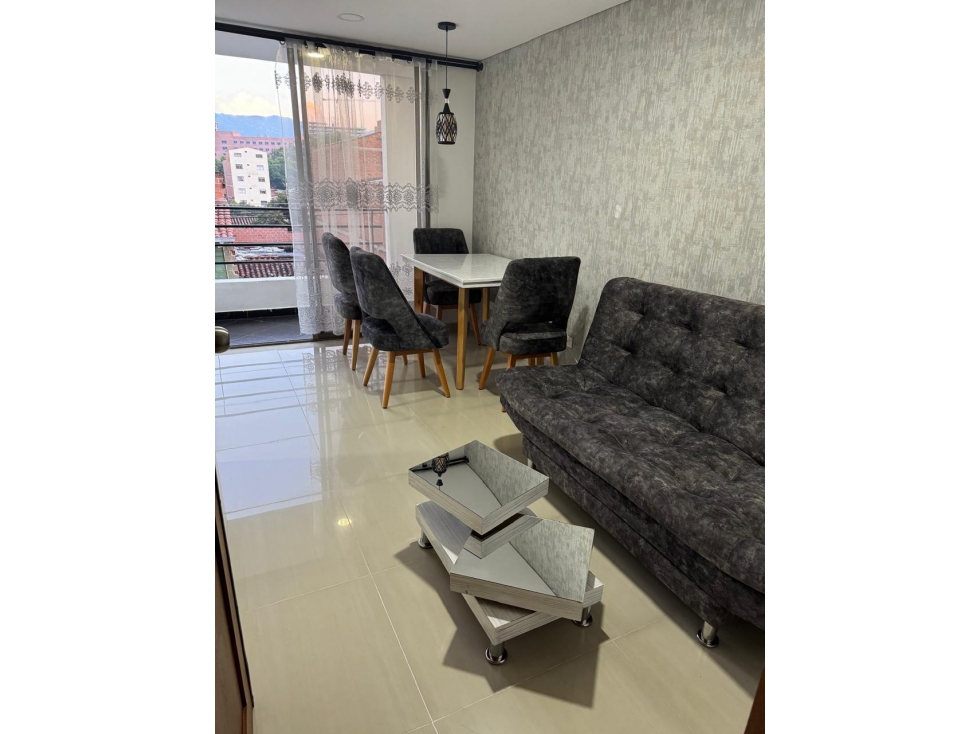 Amoblado HERMOSO Apartamento La Floresta - Medellín
