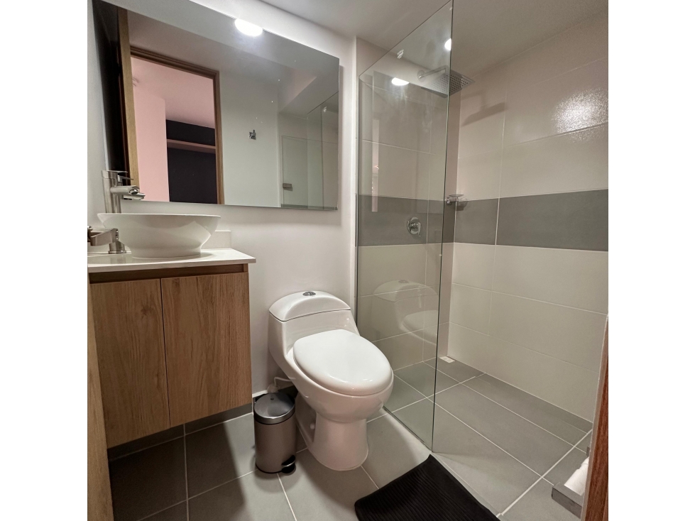 Amoblado HERMOSO Piso 25 Robledo cerca al Pablo Tobón — foto 4