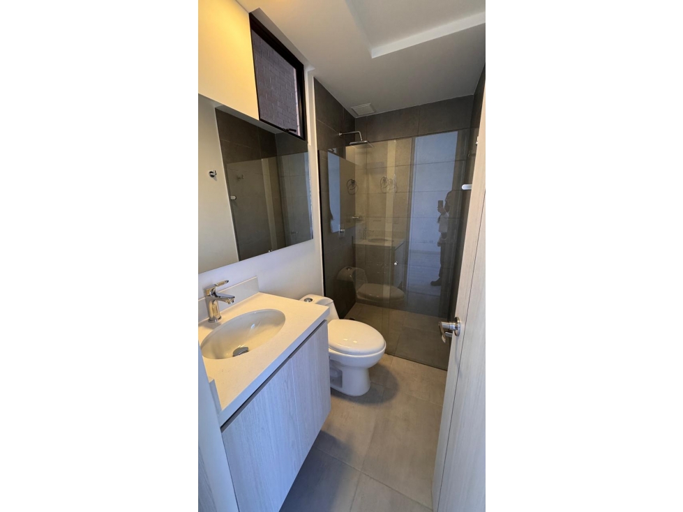 Venta HERMOSO Apartamento Laureles — foto 5