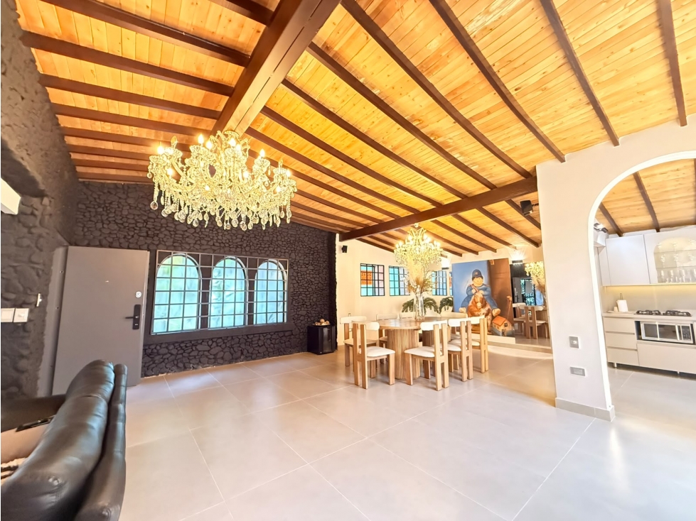 Amoblada ESPECTACULAR Casa de lujo Laureles