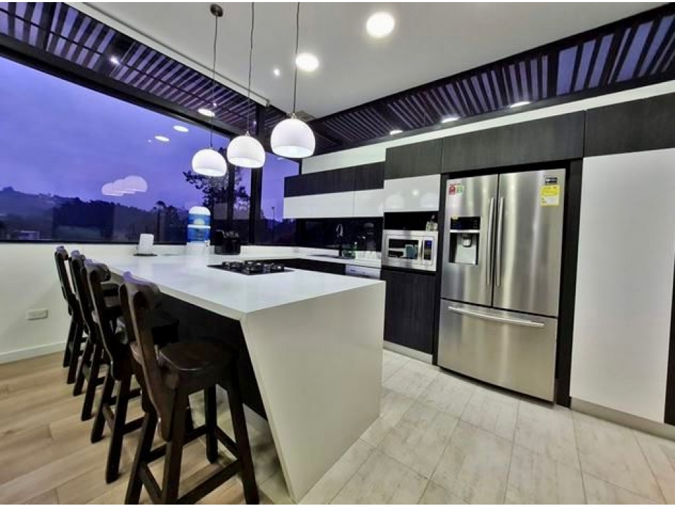 Amoblado HERMOSA casa Alto de Palmas - Medellín. — foto 6