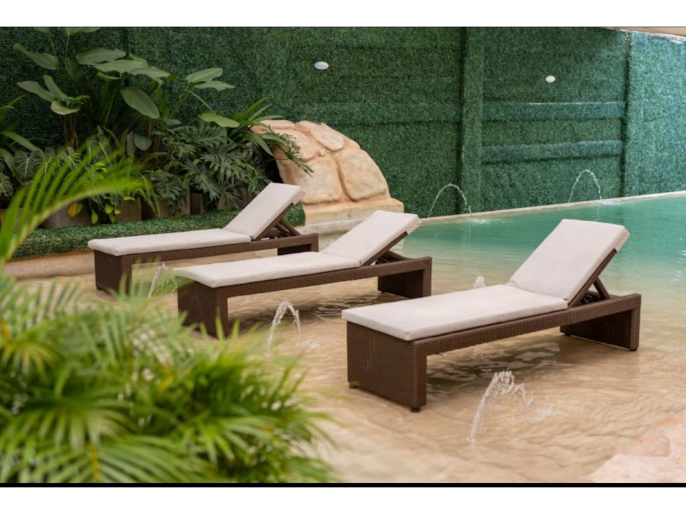 Amoblada Hermosa Mansión Palmas con Jacuzzi - Precio por noche. — foto 4
