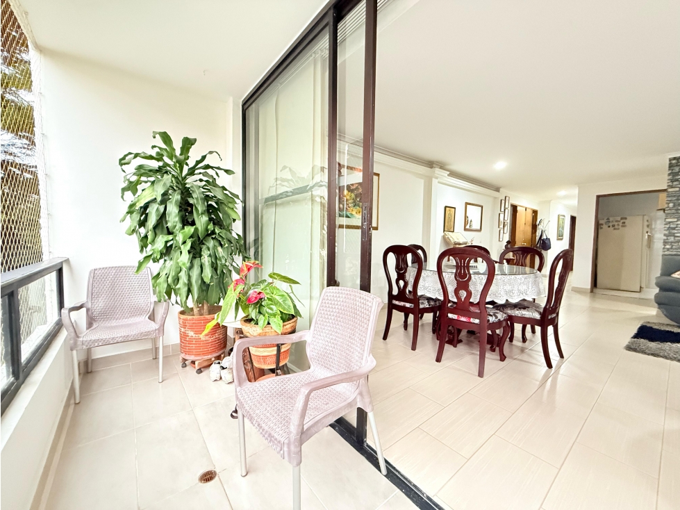 Venta HERMOSO Apartamento Laureles — foto 2