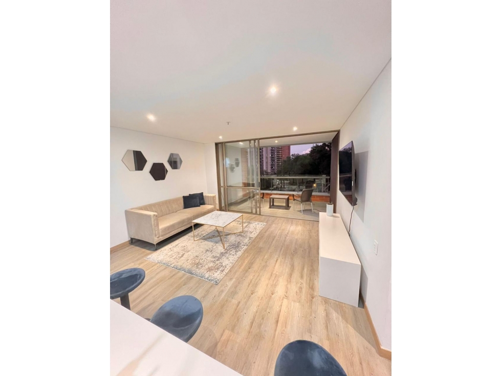Amoblado HERMOSO Apartamento a 2 cuadras del Tesoro
