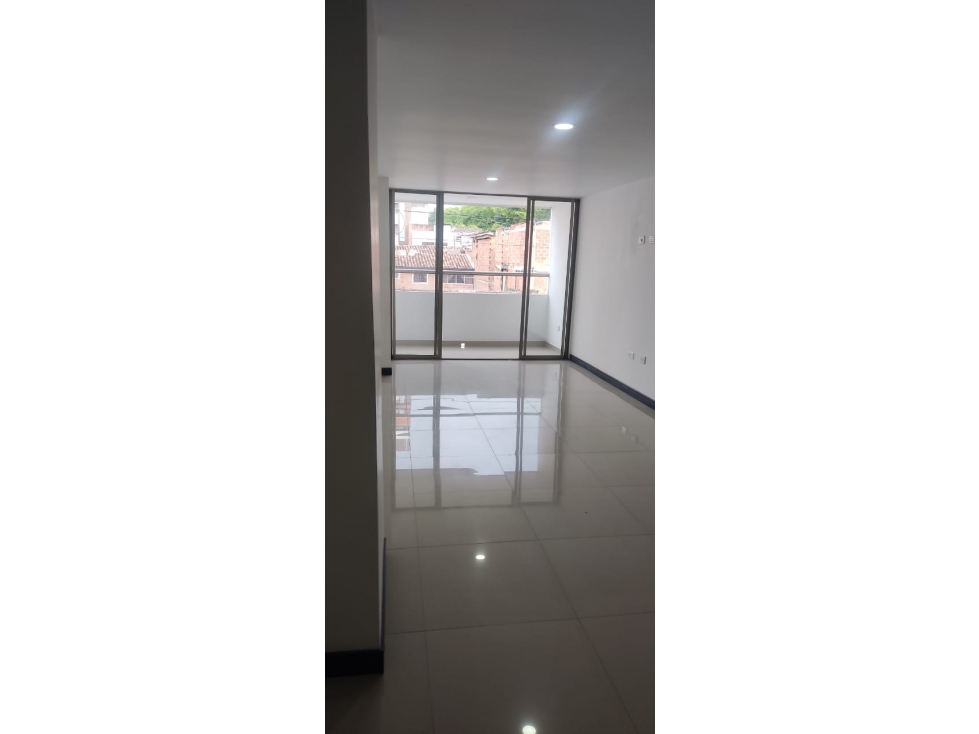Venta HERMOSO Apartamento Laureles Nogal — foto 3