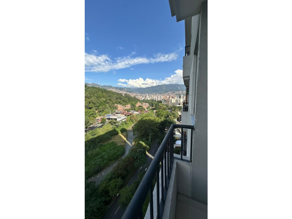 Amoblado HERMOSO Apartamento en los Colores — foto 5