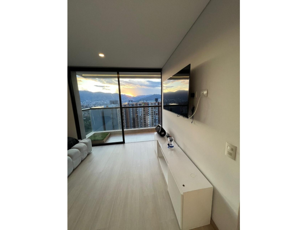 Amoblado ESPECTACULAR Apartamento Envigado de lujo. — foto 6
