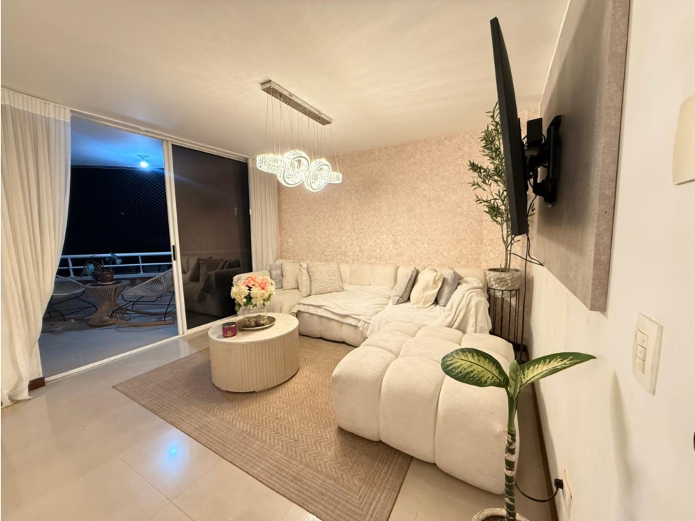 Venta HERMOSO Apartamento la Castellana piso 6