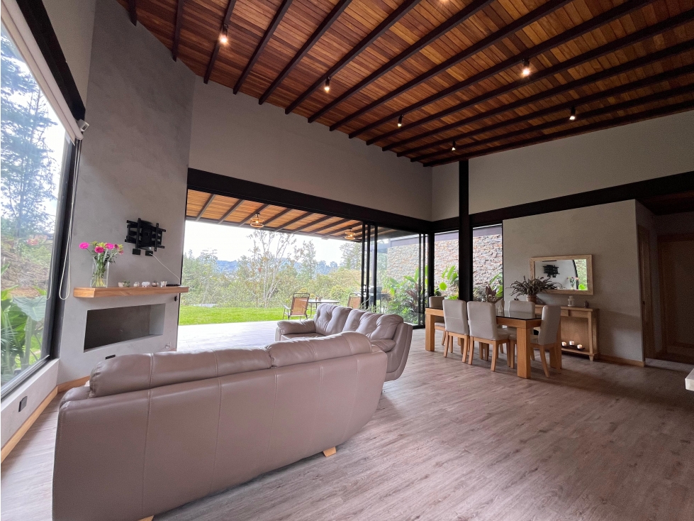 Venta Espectacular Casa Campestre Amoblada El Retiro - Antioquia.