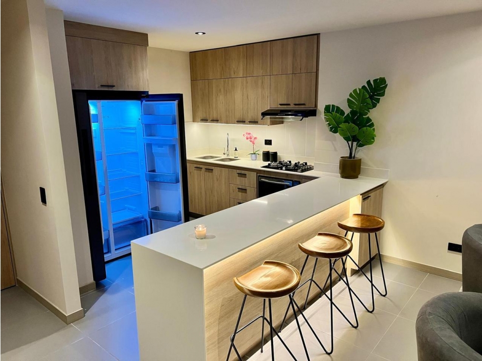 Amoblado HERMOSO Apartamento Remodelado Envigado — foto 2