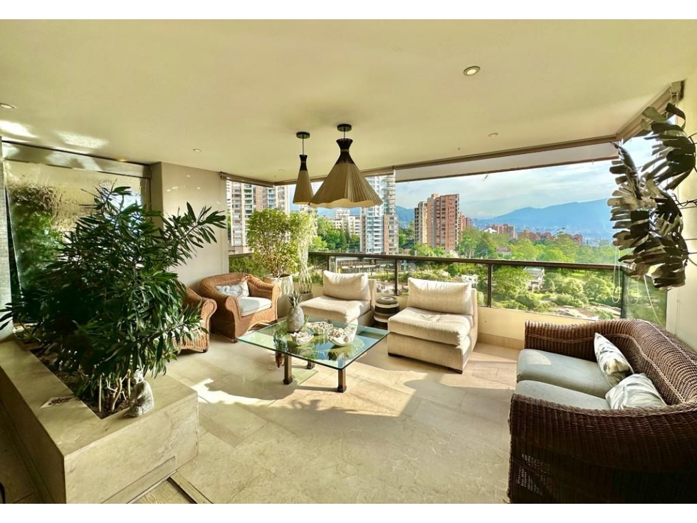 Amoblado Hermoso Apartamento Poblado - Medellín