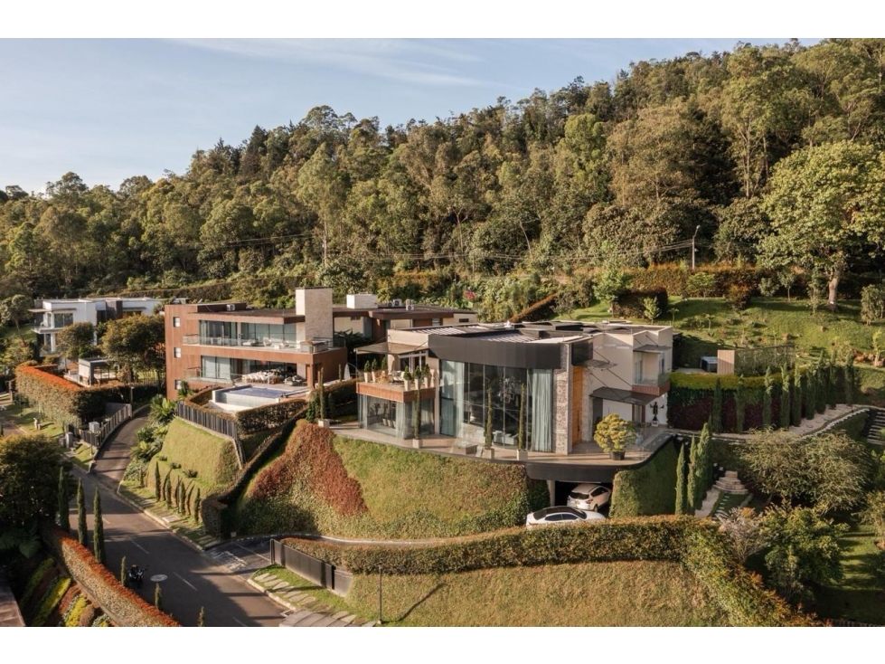 Amoblada ESPECTACULAR Casa alto de Palmas