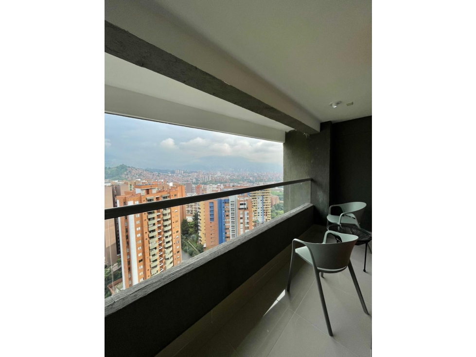 Amoblado ESPECTACULAR apartamento loma de los Bernal - Medellín — foto 2