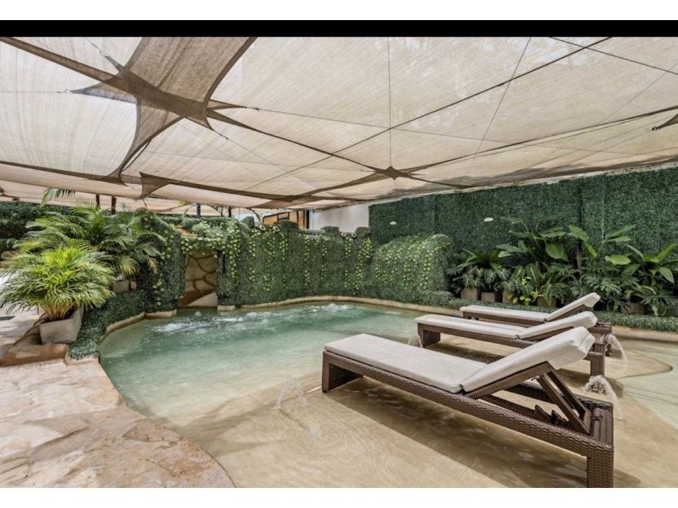 Amoblada Hermosa Mansión Palmas con Jacuzzi - Precio por noche.